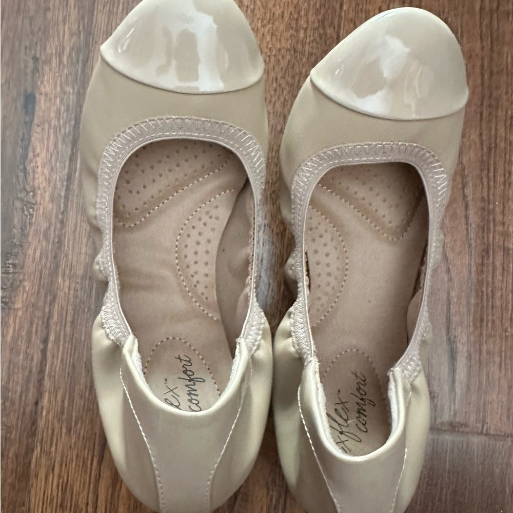 Dexflex Comfort Beige Ballet Flats
